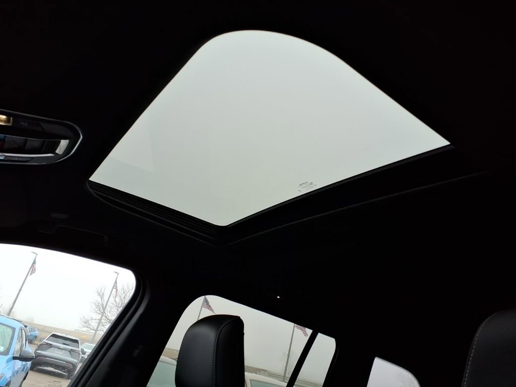 Used 2024 Jeep Grand Cherokee Altitude image 17