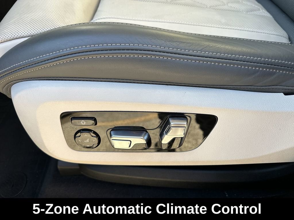 Used 2023 BMW X7 xDrive40i image 17