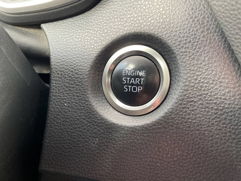 Used 2025 Toyota Corolla XSE FWD image 18