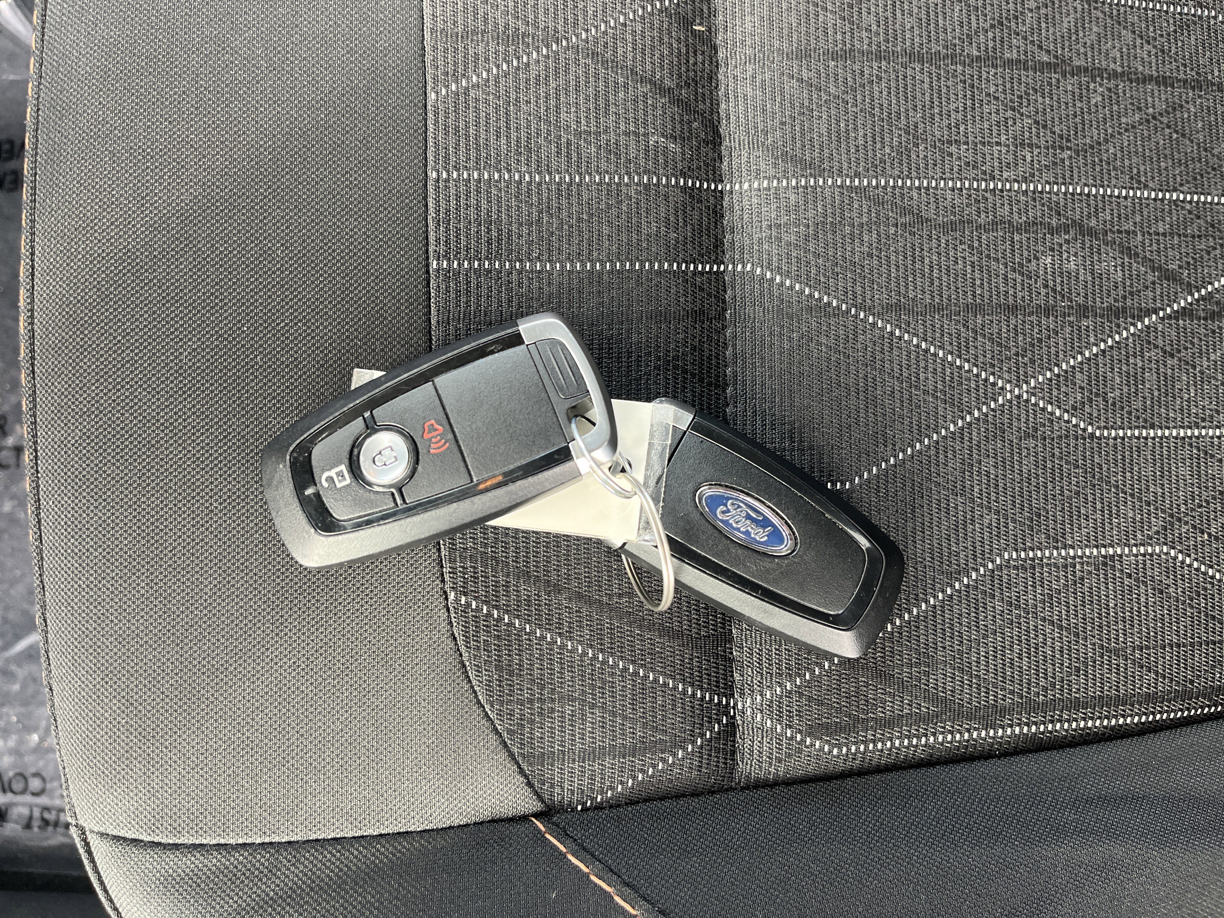 Used 2021 Ford EcoSport SE w/ SE Appearance Package image 32