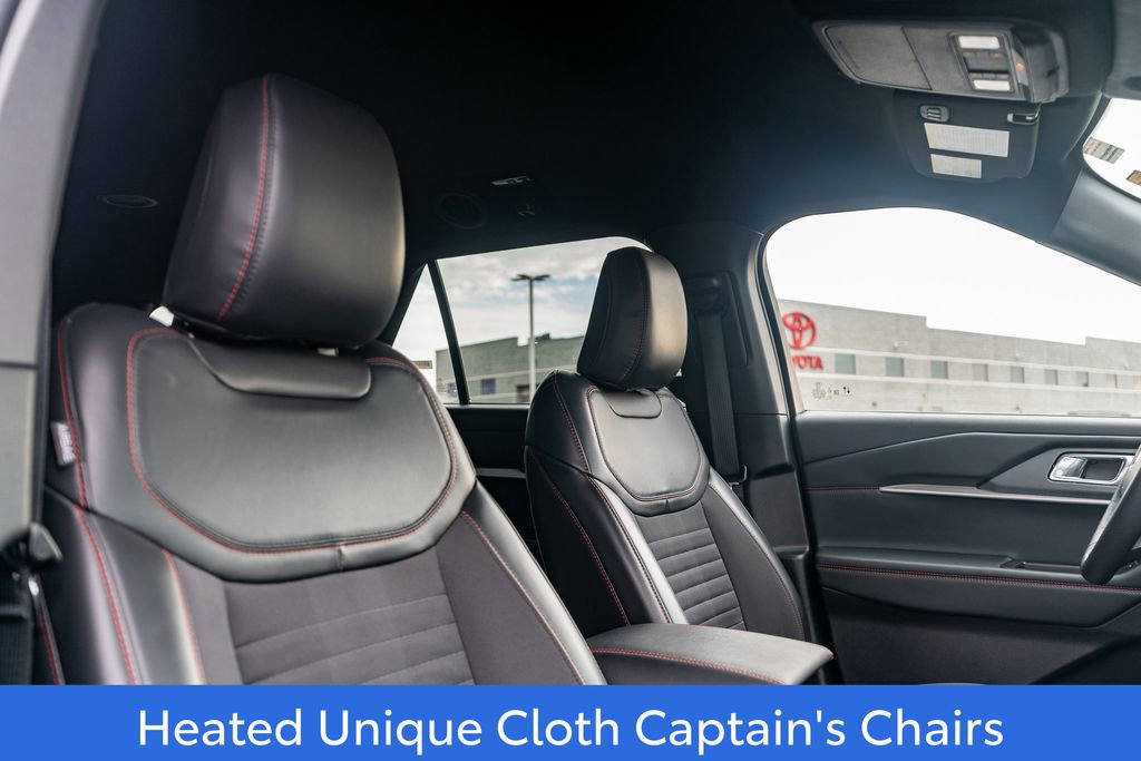 Used 2025 Ford Explorer ST-Line w/ ST-Line Street Pack image 13