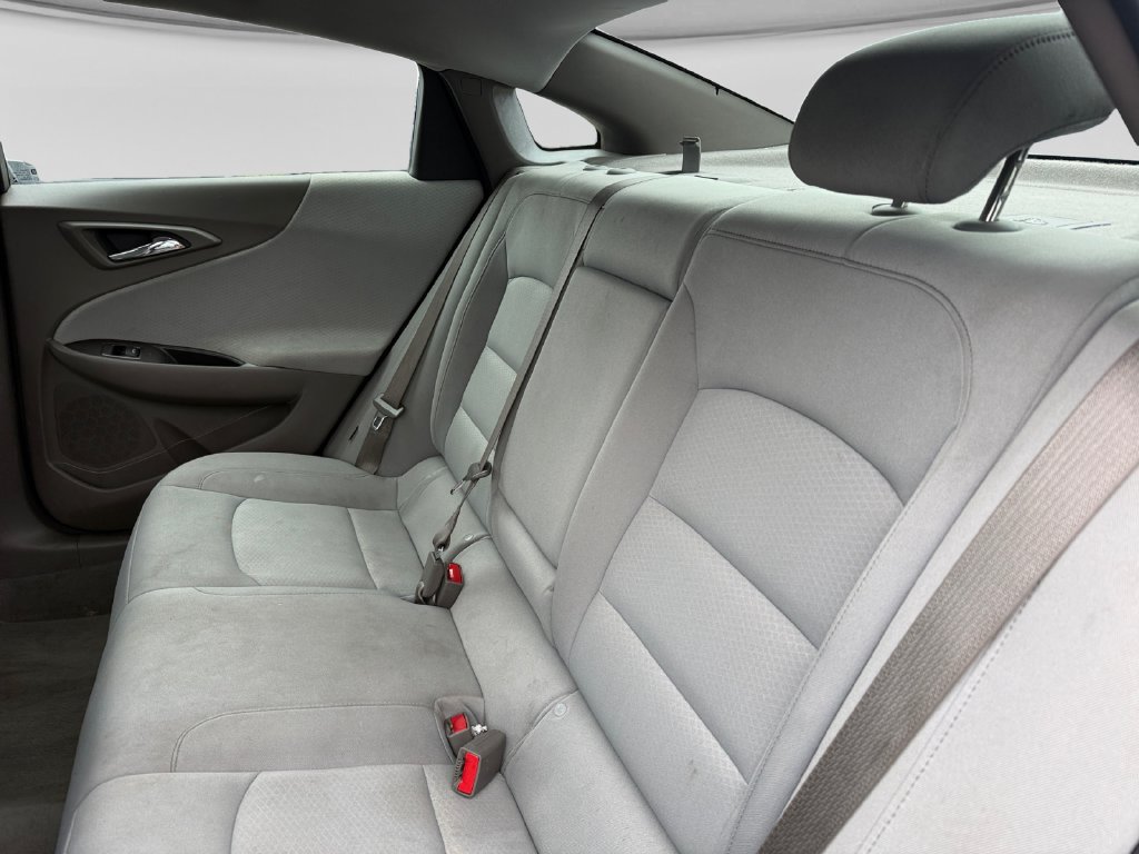 Used 2022 Chevrolet Malibu LT FWD image 35