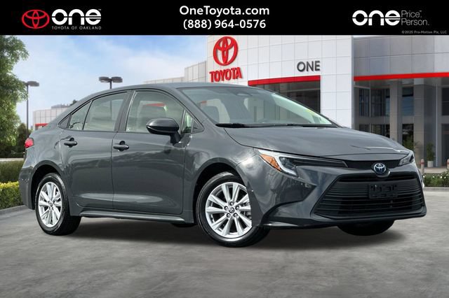 Used 2024 Toyota Corolla LE w/ LE Convenience Package