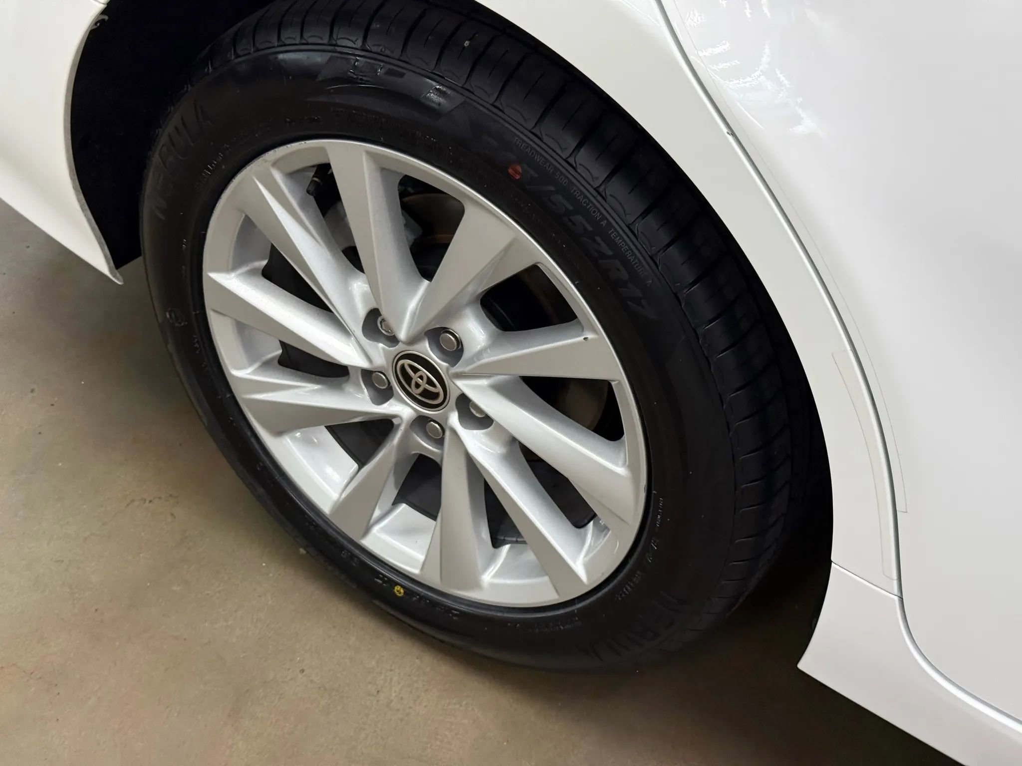 Used 2022 Toyota Camry LE image 24