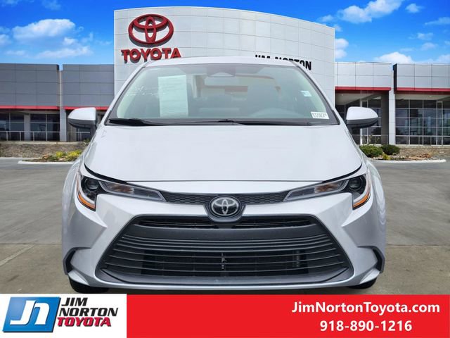 Used 2024 Toyota Corolla LE FWD image 2