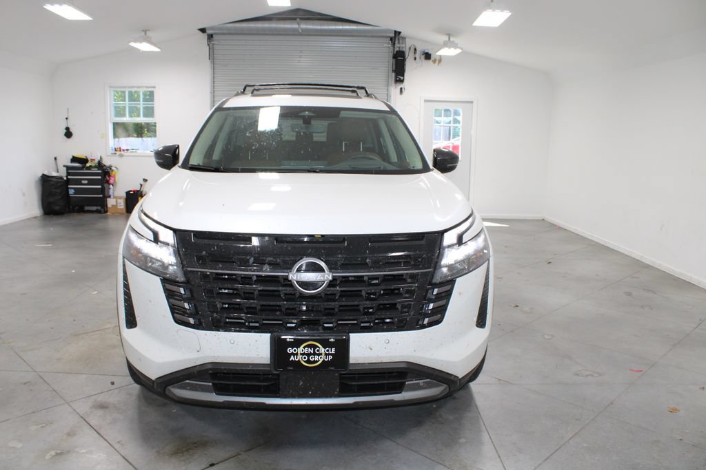 Used 2026 Nissan Pathfinder Platinum AWD/4WD image 3