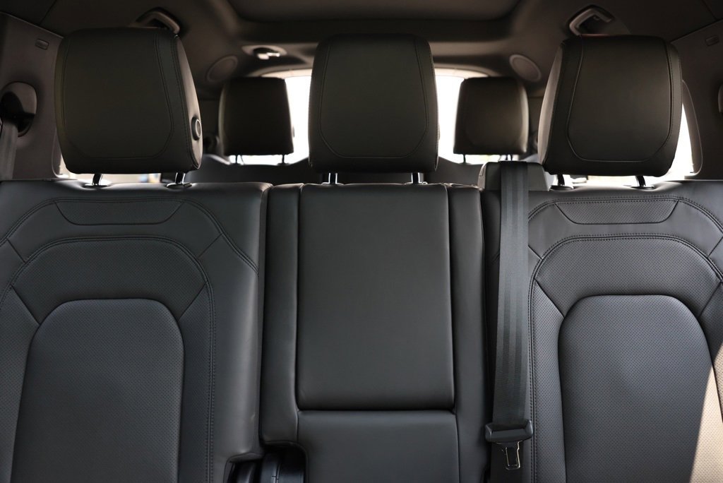 Used 2024 Land Rover Defender 130 V8 image 6