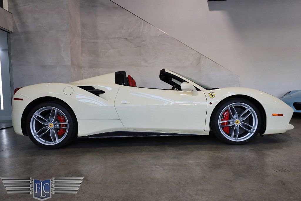 Used 2018 Ferrari 488 Spider RWD image 18
