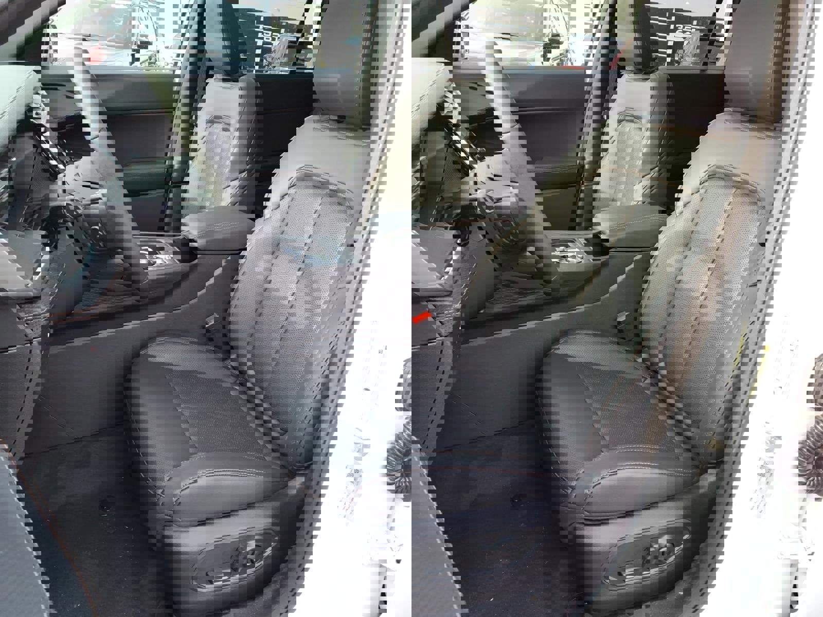 New 2026 Jeep Cherokee Overland image 5