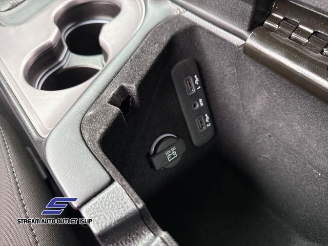 Used 2023 Dodge Challenger SXT w/ Cold Weather Group image 32