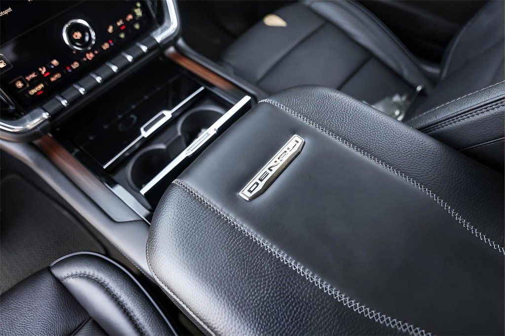 Used 2025 GMC Yukon XL Denali image 20