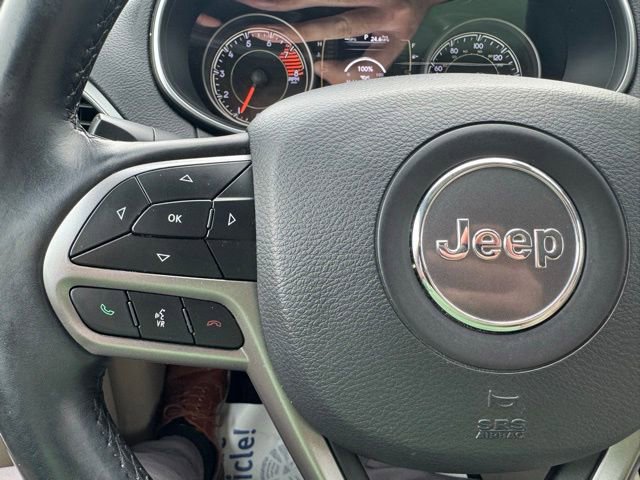 Used 2019 Jeep Cherokee Latitude w/ Cold Weather Group image 18