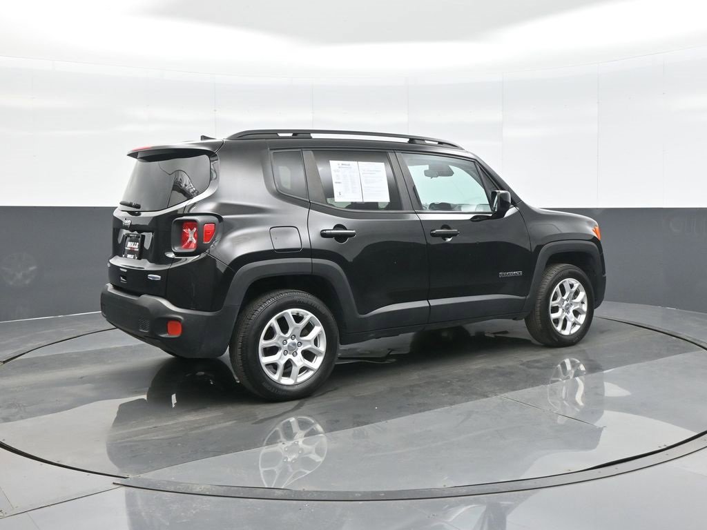 Used 2018 Jeep Renegade Latitude w/ Cold Weather Group image 7