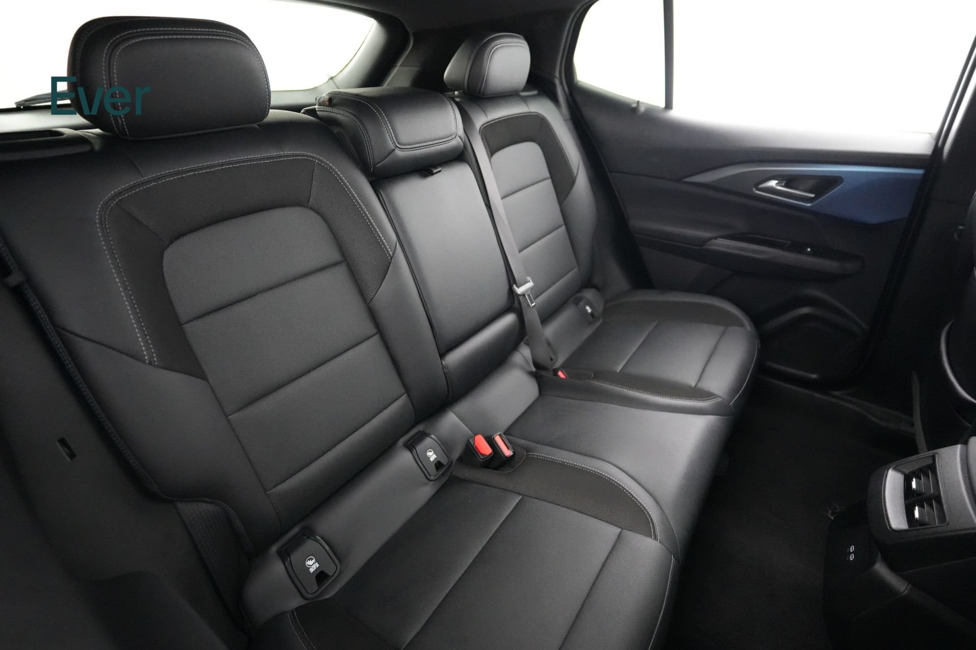 Used 2024 Chevrolet Equinox EV LT FWD image 5