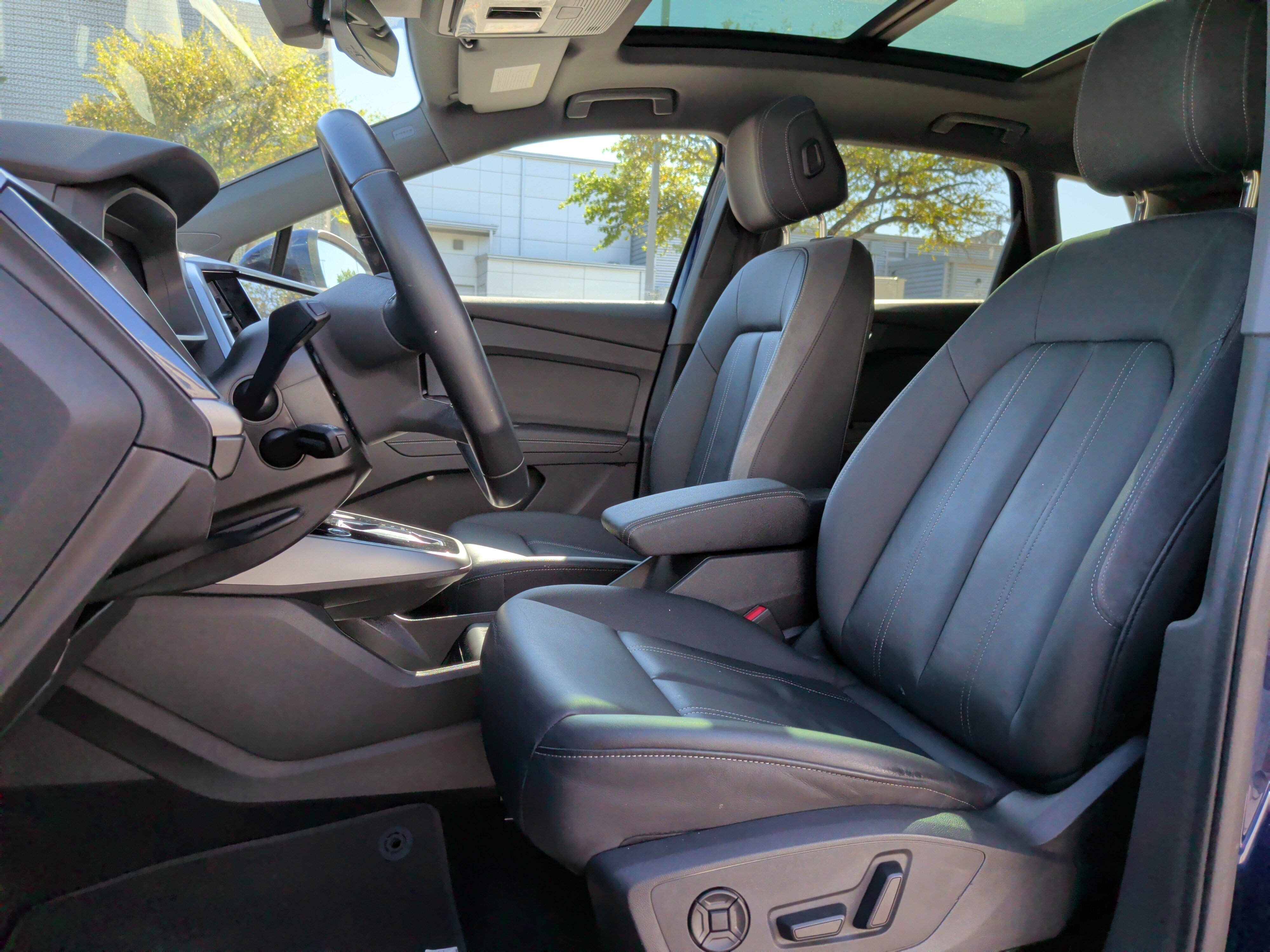 Certified 2023 Audi Q4 e-tron Premium w/ Convenience Package image 17