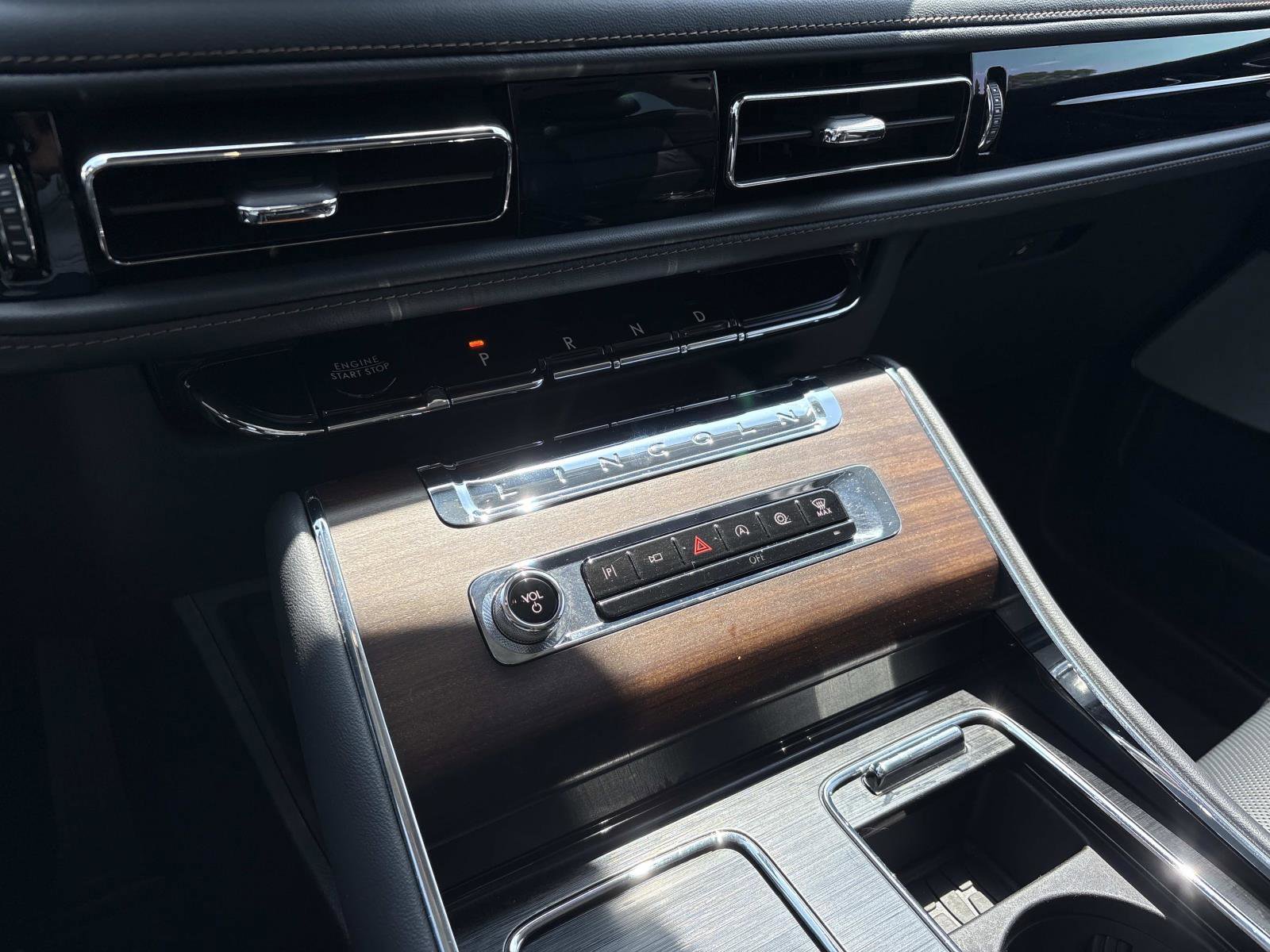 Used 2025 Lincoln Aviator Reserve w/ Equipment Group 201A AWD/4WD image 24