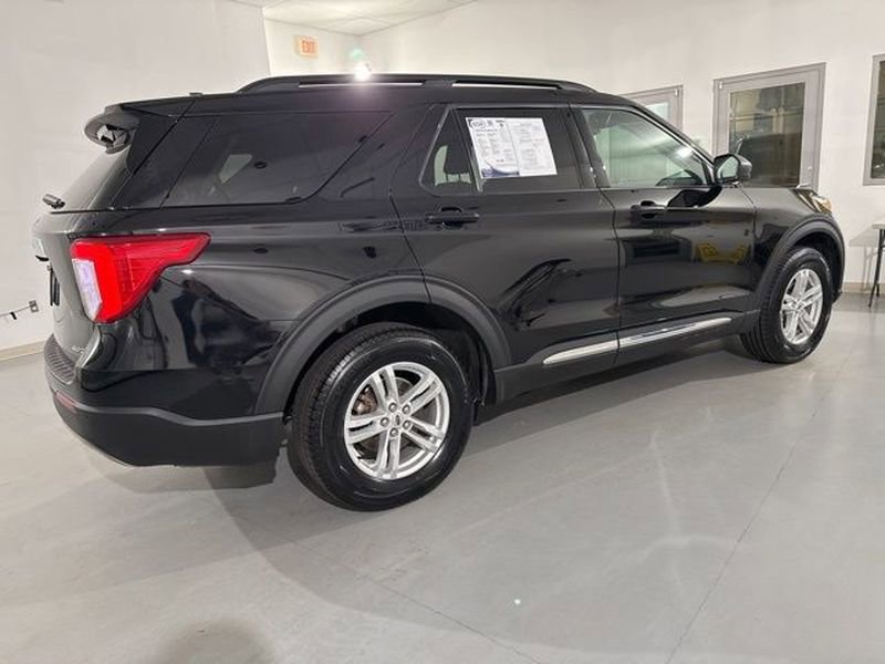 Used 2022 Ford Explorer XLT w/ Equipment Group 202A image 17