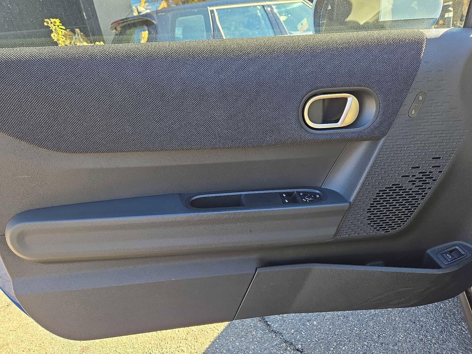 Used 2025 MINI Cooper 2-Door Hardtop image 12