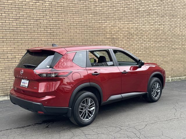 Used 2025 Nissan Rogue S AWD/4WD image 6
