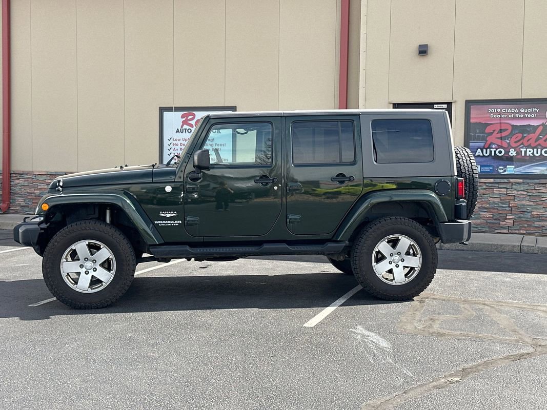 Used 2010 Jeep Wrangler Unlimited Sahara image 7