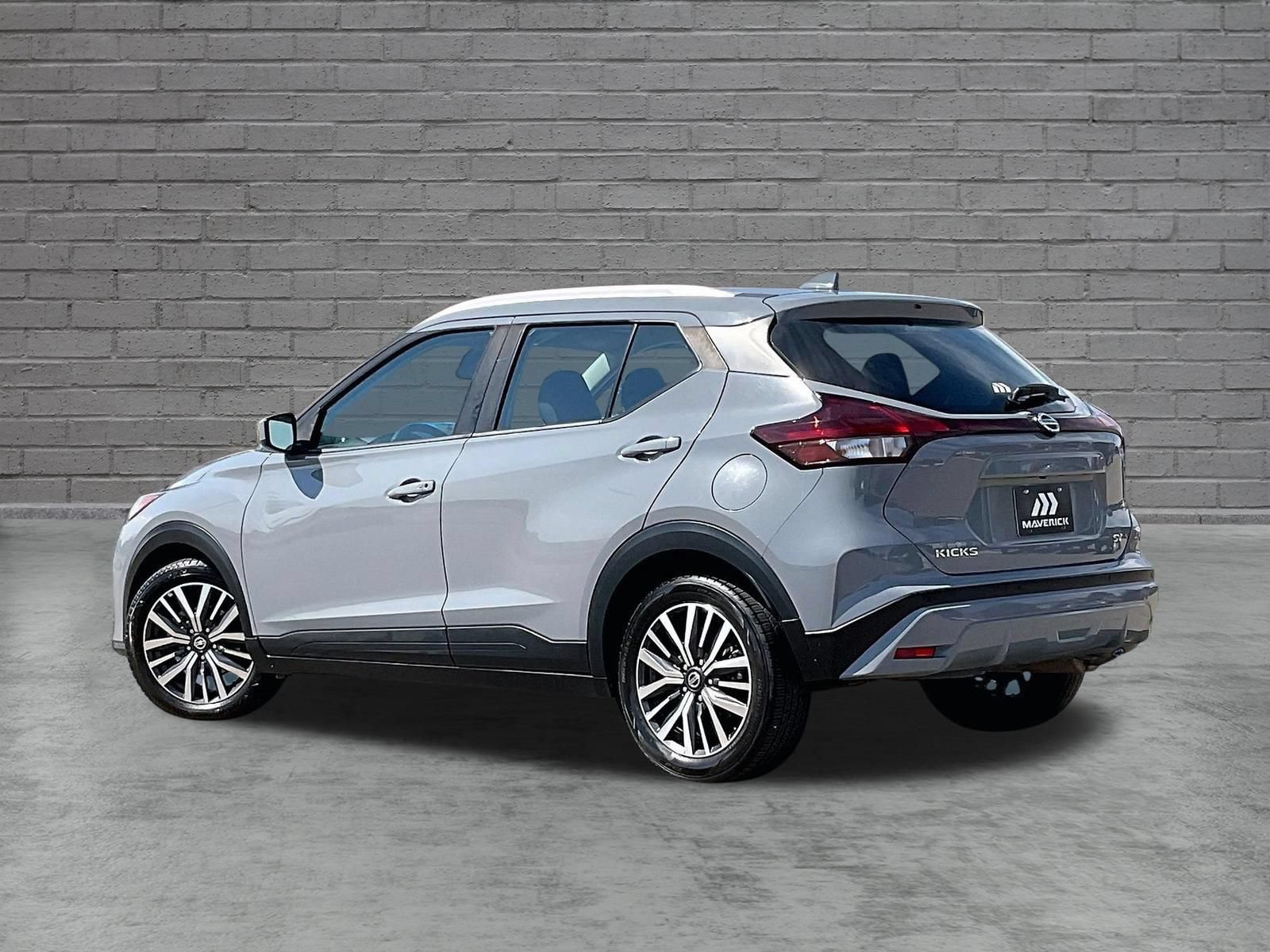 Used 2021 Nissan Kicks SV FWD image 4
