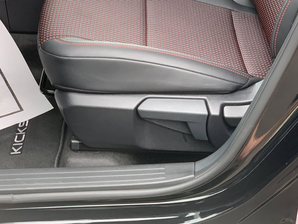 New 2025 Nissan Kicks SR image 16