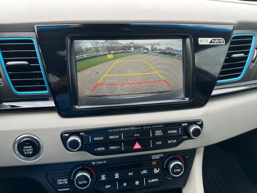 Used 2018 Kia Niro Touring FWD image 19
