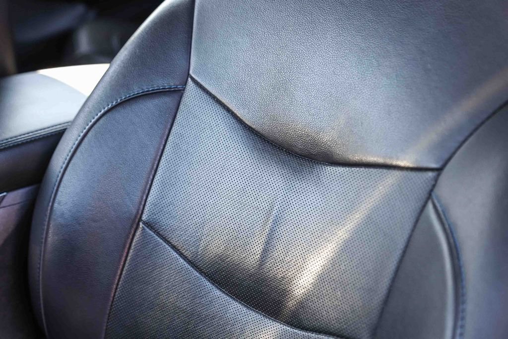 Used 2018 Chevrolet Volt Premier w/ Driver Confidence Package FWD image 24