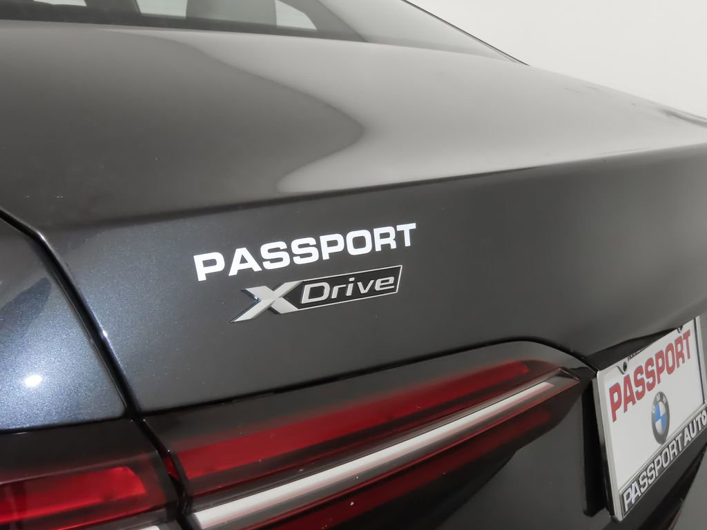 Used 2025 BMW 530i xDrive w/ Premium Package AWD/4WD image 7