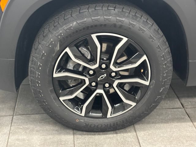Used 2025 Chevrolet TrailBlazer ACTIV w/ Convenience Package FWD image 6