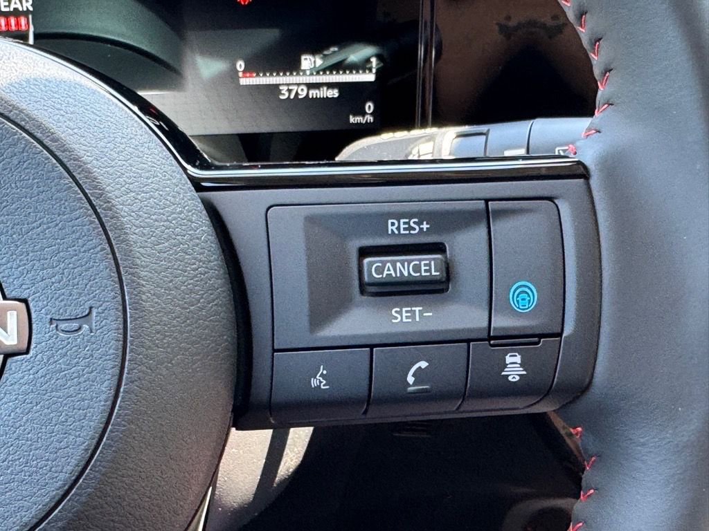 New 2025 Nissan Kicks SR FWD image 18
