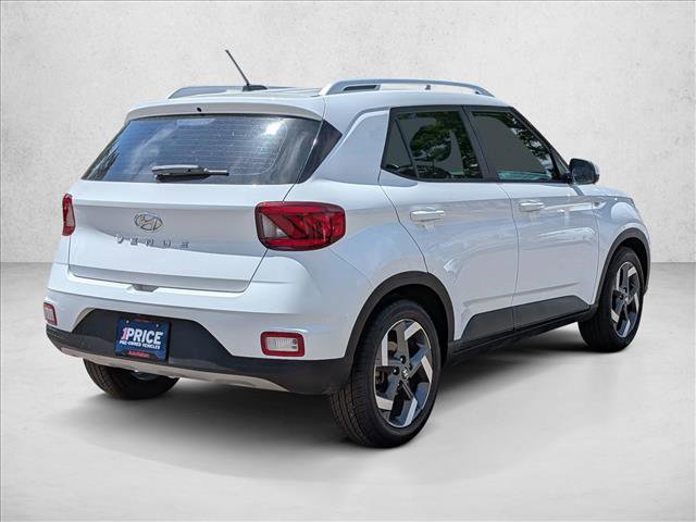 Used 2023 Hyundai Venue SEL FWD image 5
