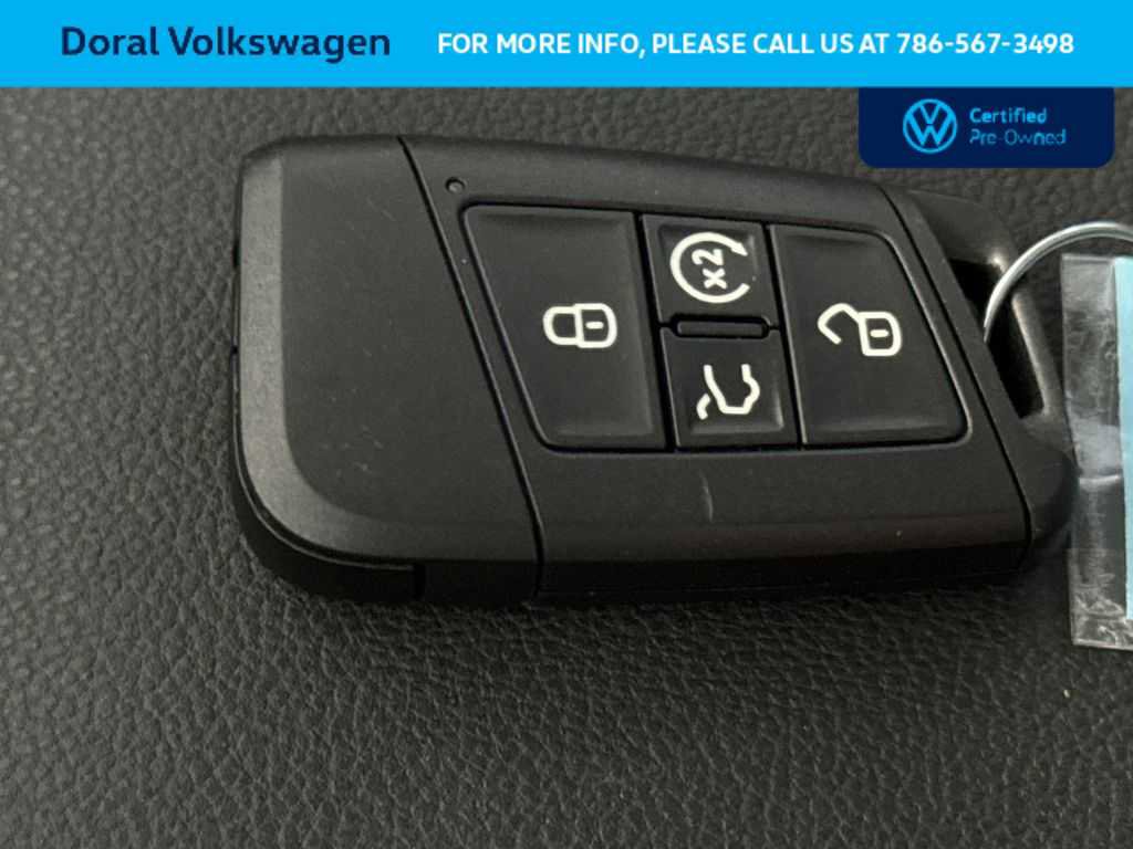 Certified 2024 Volkswagen Taos SE image 28