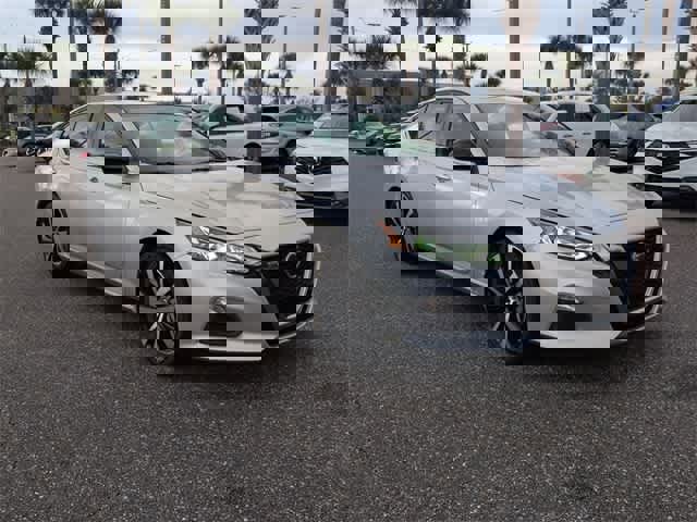 Used 2022 Nissan Altima 2.5 SR image 2