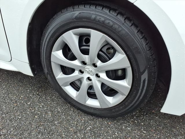 Used 2024 Toyota Corolla LE FWD image 4