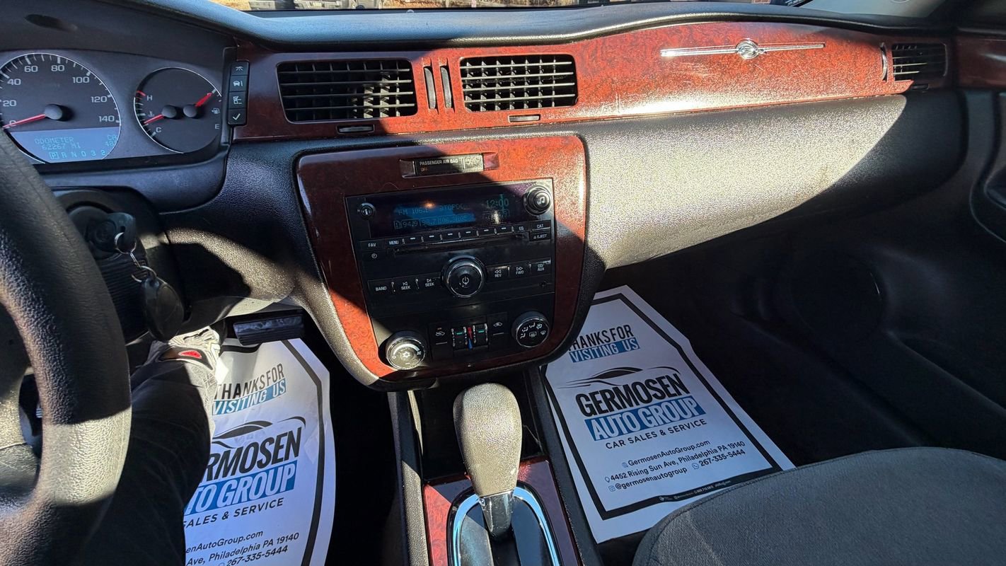 Used 2009 Chevrolet Impala LT FWD image 12