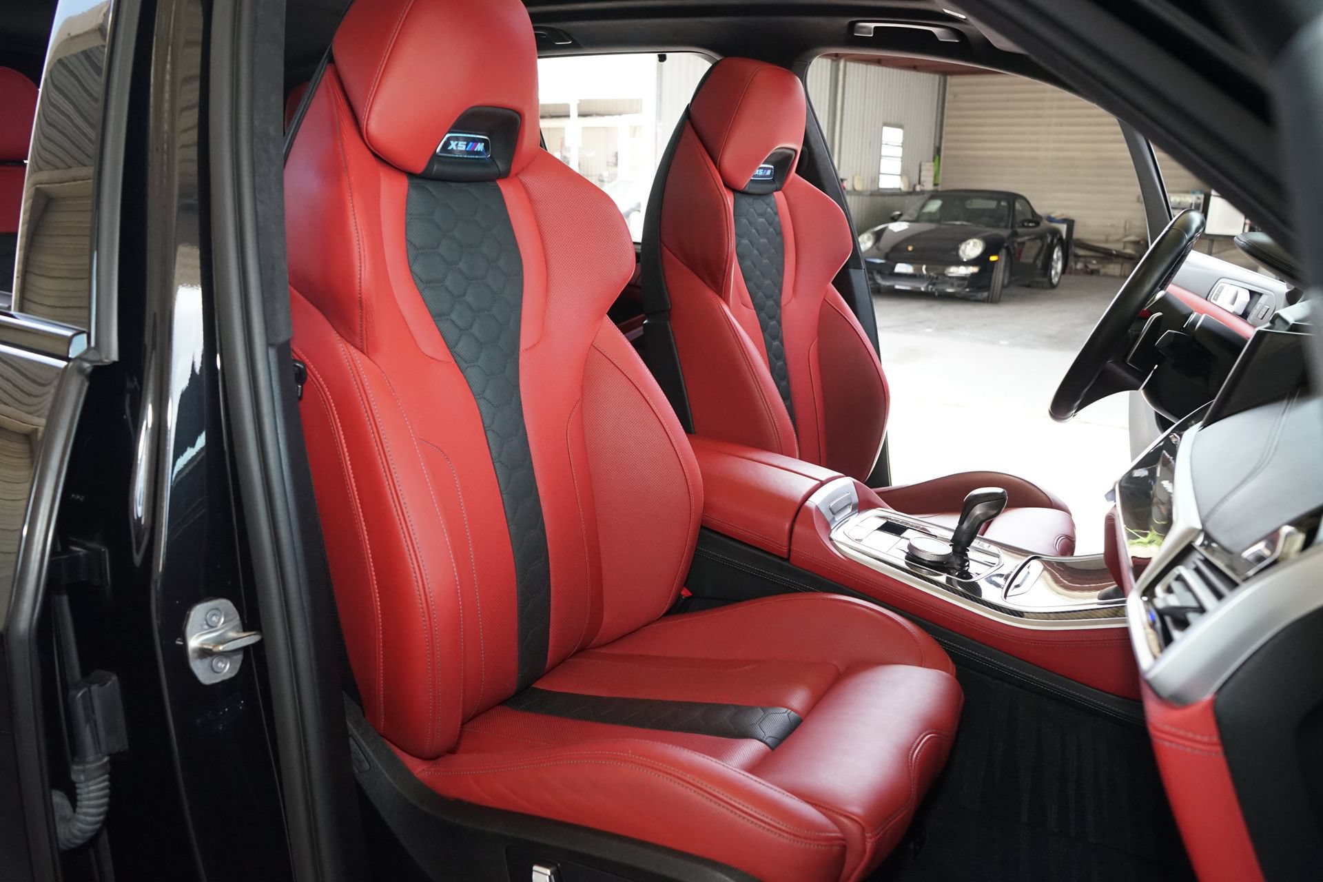 Used 2022 BMW X5 M w/ Executive Package AWD/4WD image 4