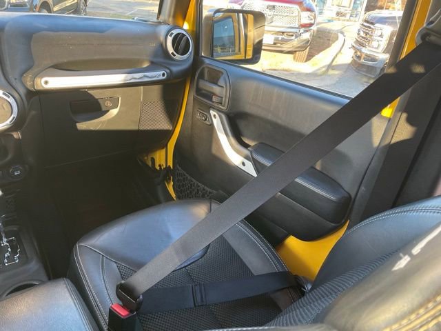 Used 2015 Jeep Wrangler Unlimited Sahara image 30