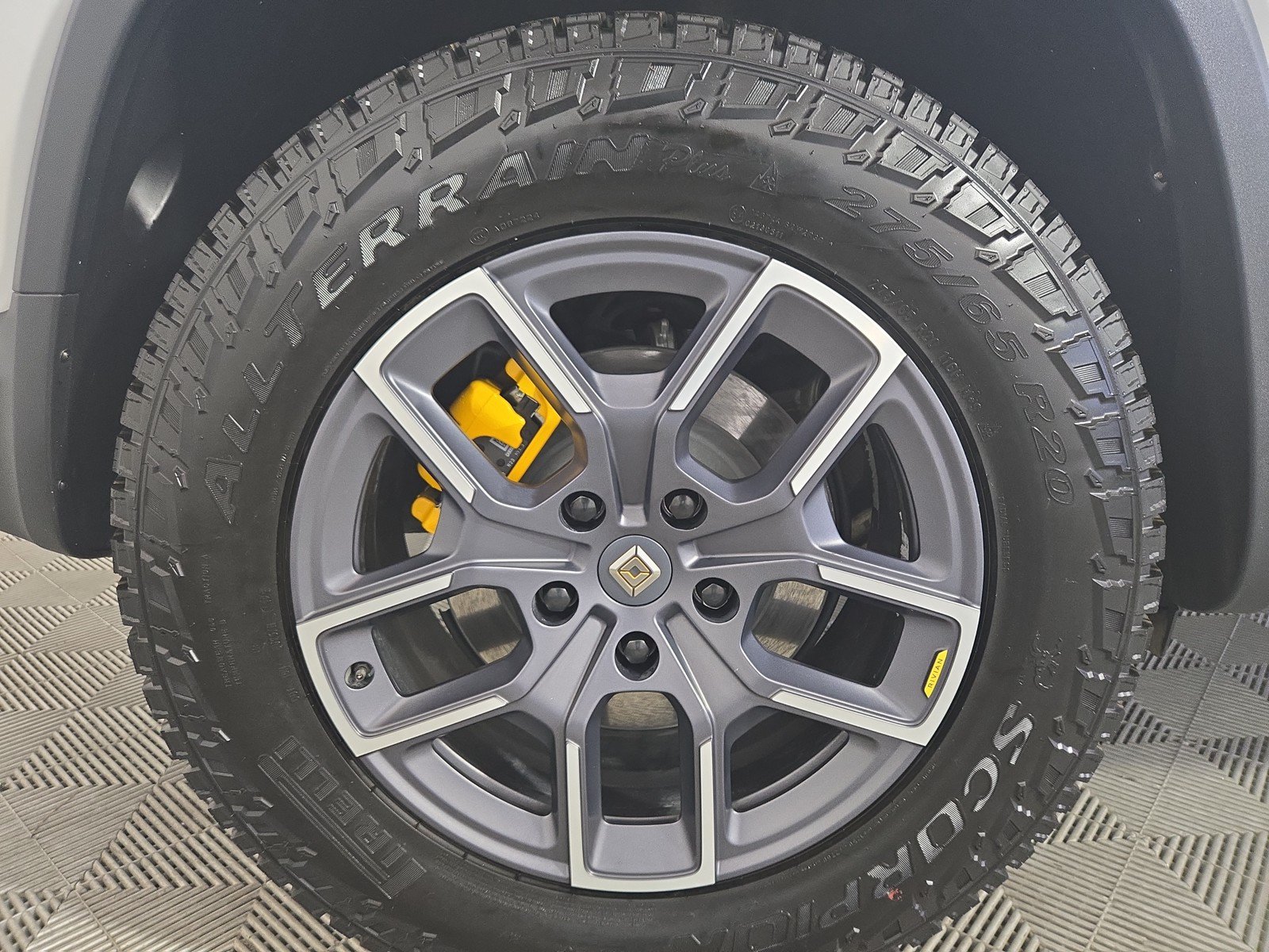 Used 2023 Rivian R1S Adventure AWD/4WD image 46