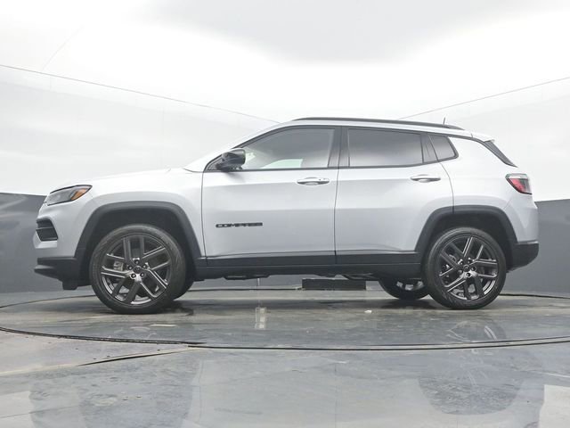 New 2026 Jeep Compass Latitude w/ Sun and Sound Group AWD/4WD image 47