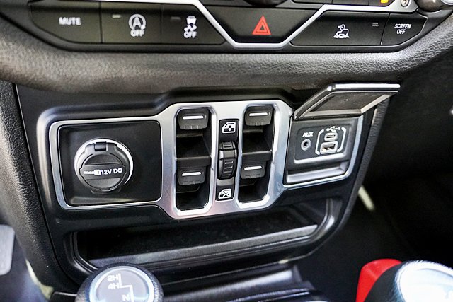 Used 2024 Jeep Wrangler Unlimited Sport AWD/4WD image 38