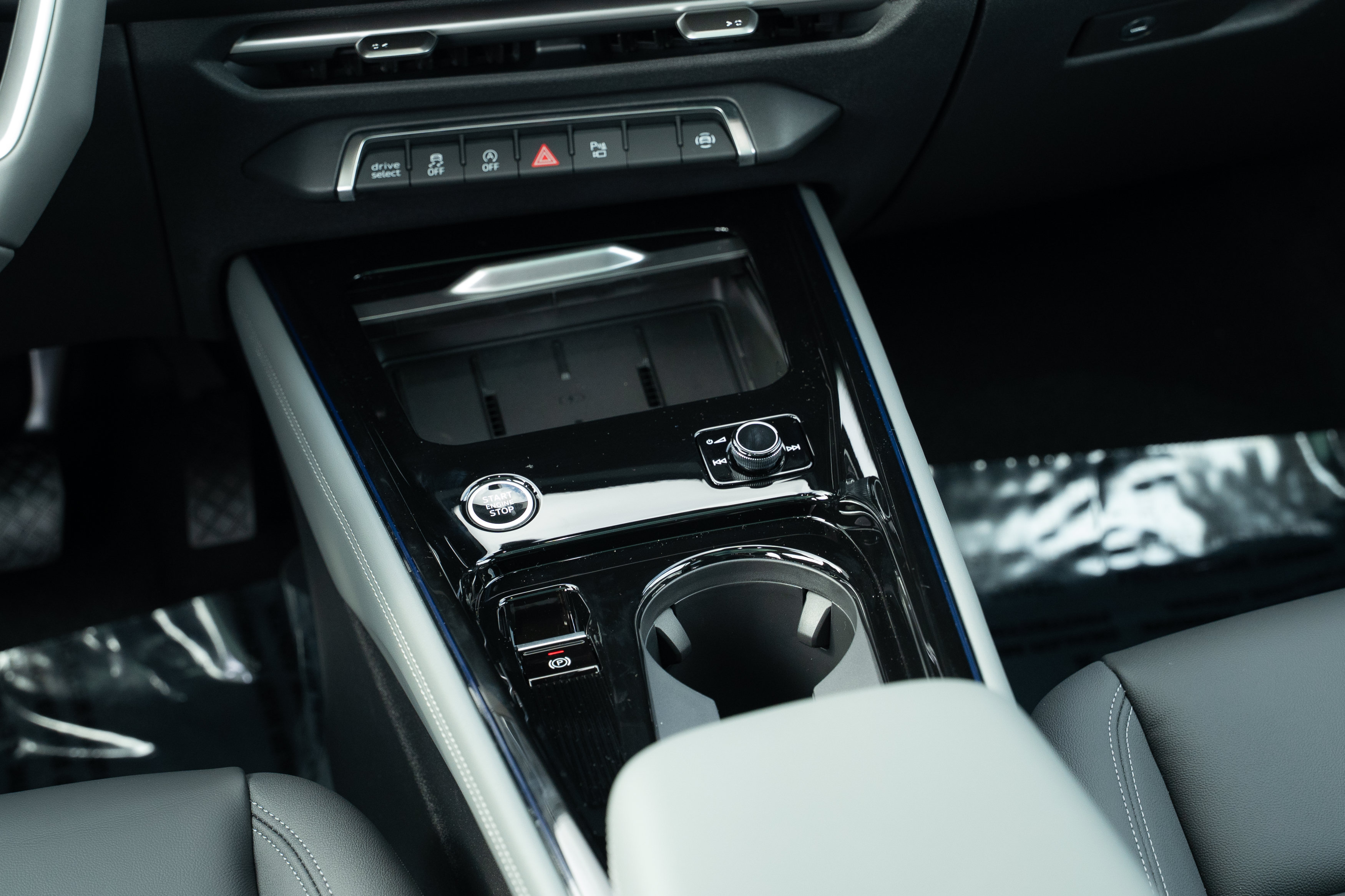 New 2026 Audi Q3 quattro 2.0T AWD/4WD image 11