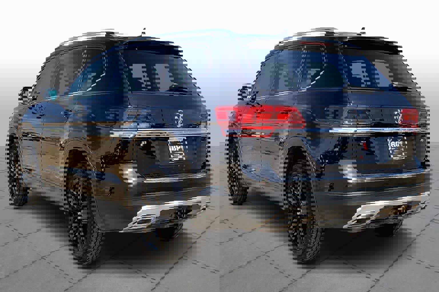 Used 2019 Volkswagen Atlas SE w/ Towing Package image 12