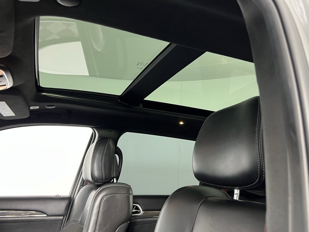 Used 2020 Jeep Grand Cherokee SRT image 24