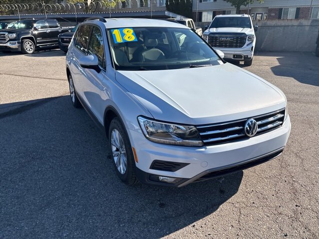 Used 2018 Volkswagen Tiguan SE w/ 18" Alloy Wheels Package