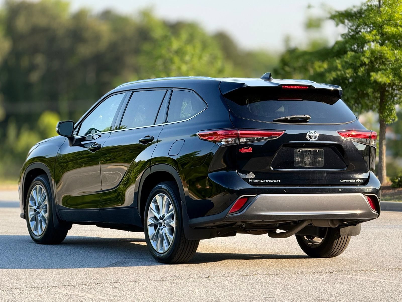 Used 2020 Toyota Highlander Limited AWD/4WD image 10