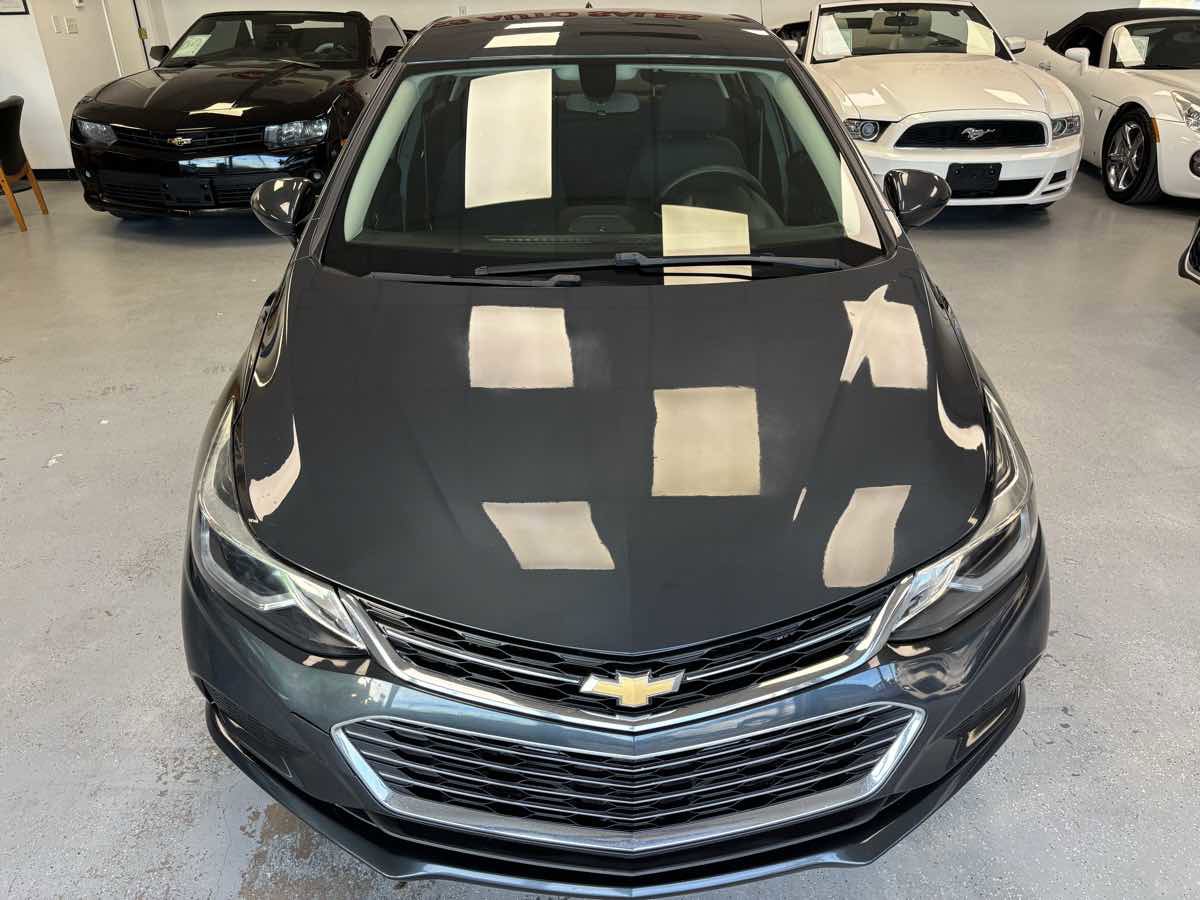Used 2018 Chevrolet Cruze LT w/ Convenience Package image 2