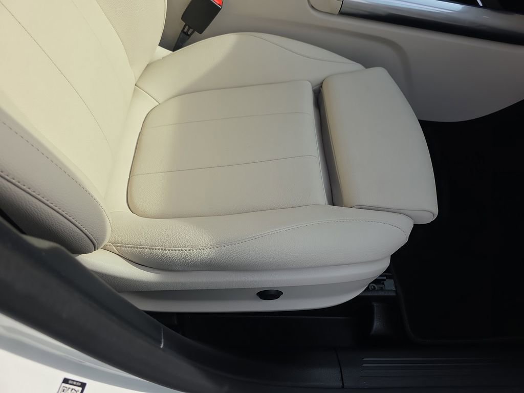 Certified 2025 Mercedes-Benz GLA 250 4MATIC image 12