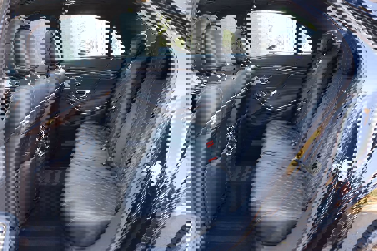 Used 2015 Mercedes-Benz S 63 AMG 4MATIC Sedan w/ Driver Assistance Package image 52