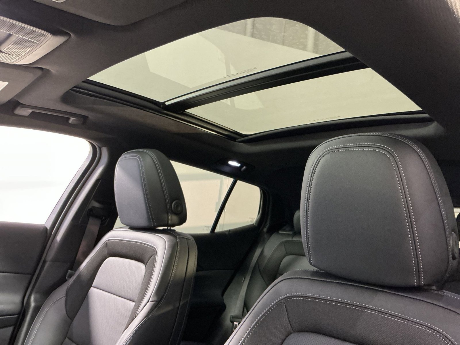 New 2026 Chevrolet Equinox EV LT image 31